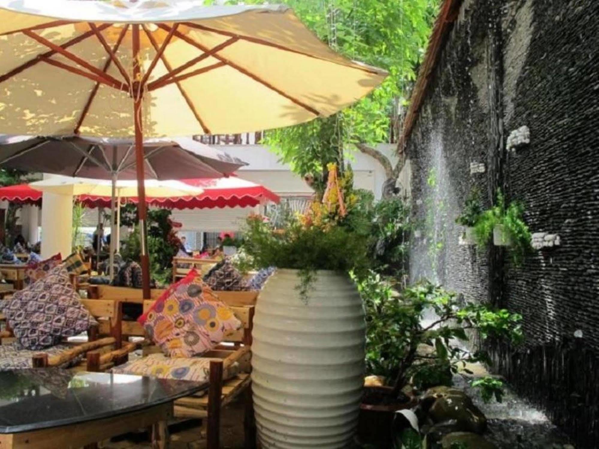 Pylos Hotel Ho Şi Min Exterior foto